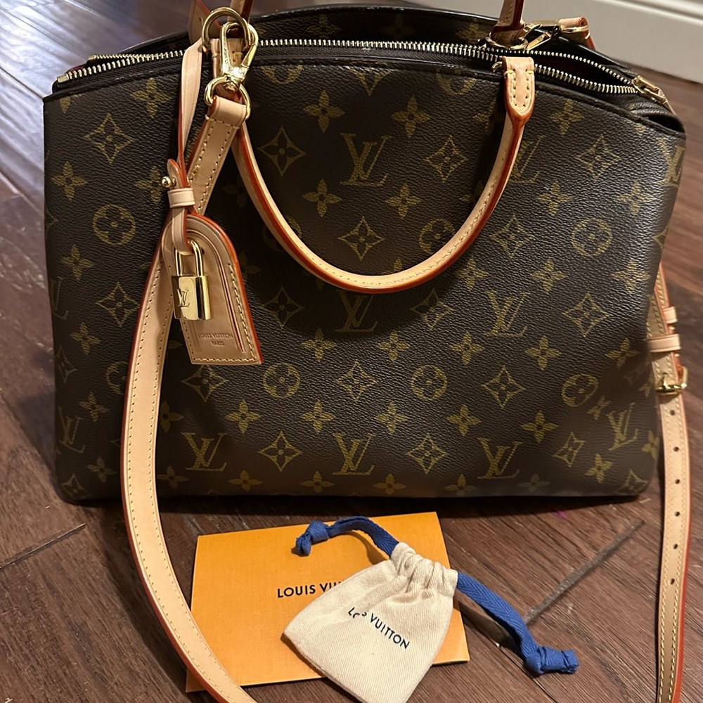 Louis Vuitton Grand Palais Brown Monogram Handbag - Picture 3 of 6